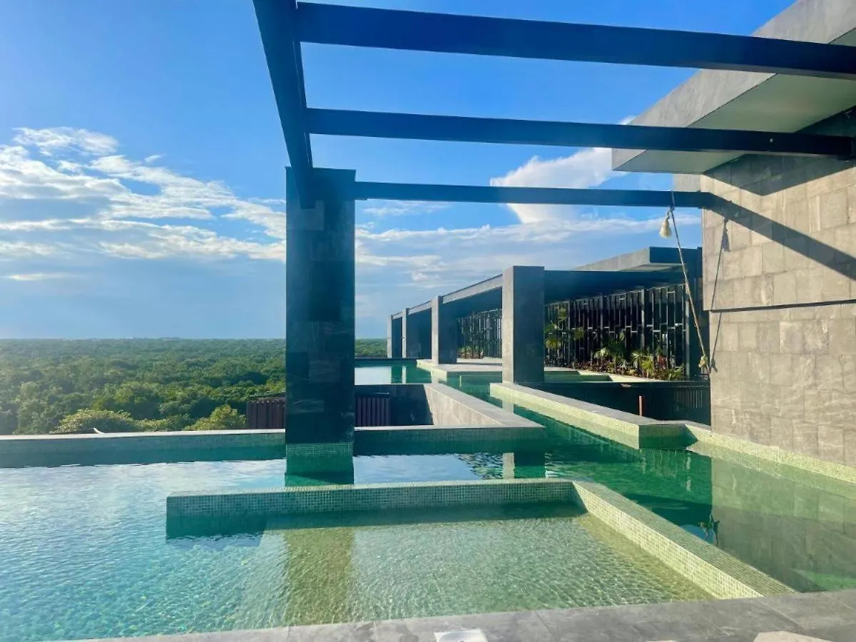 New Condo In Premier Location contacts